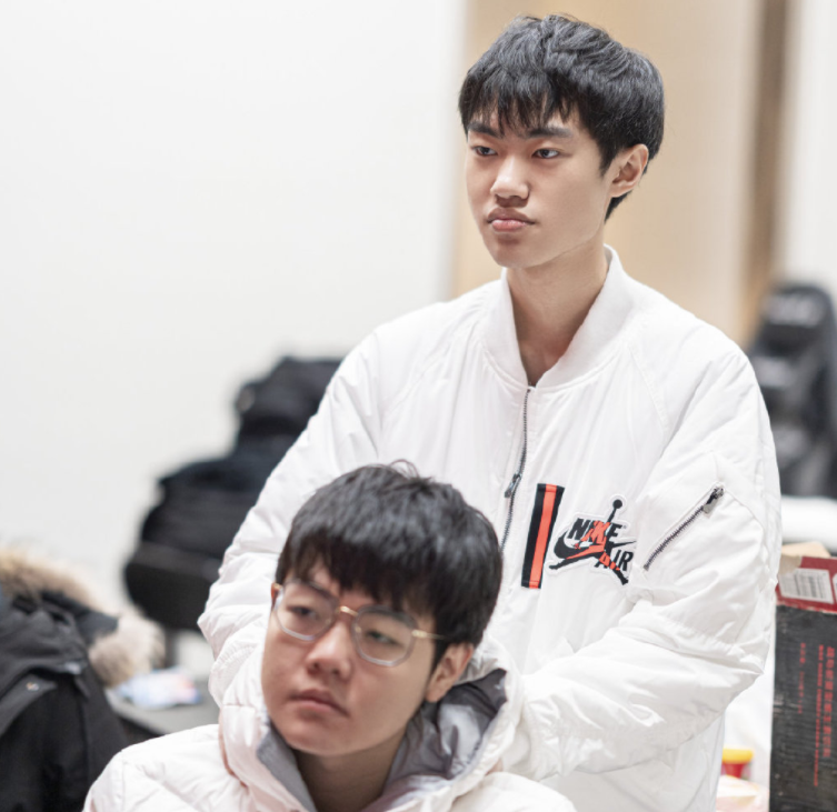 JackeyLove爆冷击败中国队Karsa在曼联比赛中出色防守之后,奥兰多魔术再遭质疑的简单介绍 JackeyLove爆冷击败中国队Karsa在曼联比赛中出色防守之后,奥兰多魔术再遭质疑的简单介绍